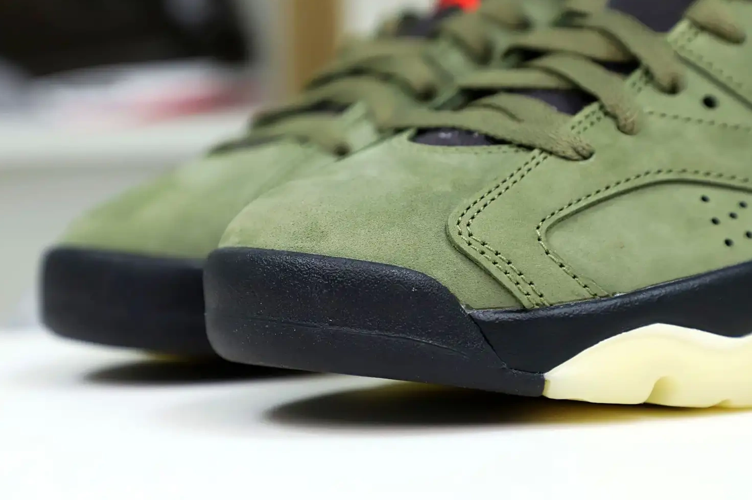 RETRO AIR 6 Kimikick 'OLIVE' TRAVIS SCOTT JORDAN X 0701